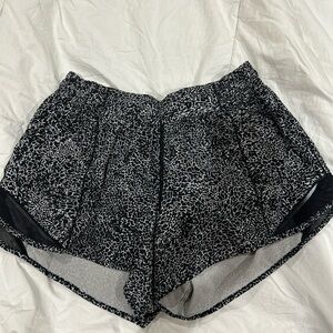 Lululemon Hottie Hot high-rise 2.5”